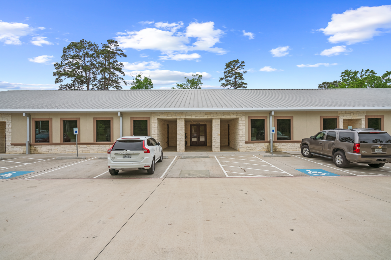 NAI Partners arranges retail lease for Action Behavior Center, LLC at Greenwood Place in Conroe Partners Real Estate
