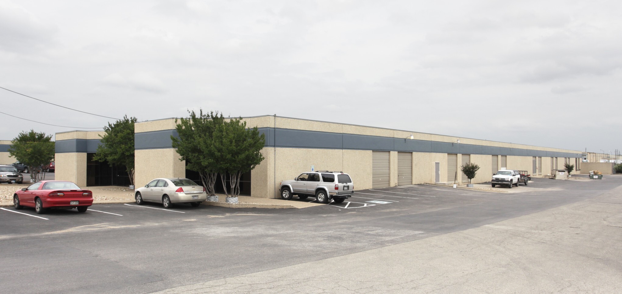 NAI Partners arranges 5,000-sq.-ft. industrial lease expansion with Iron Neck in Austin Partners Real Estate