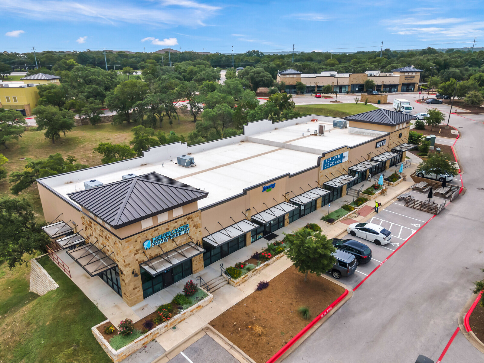 Partners Real Estate arranges 1,680-sq.-ft. retail lease Sports Clips in Austin