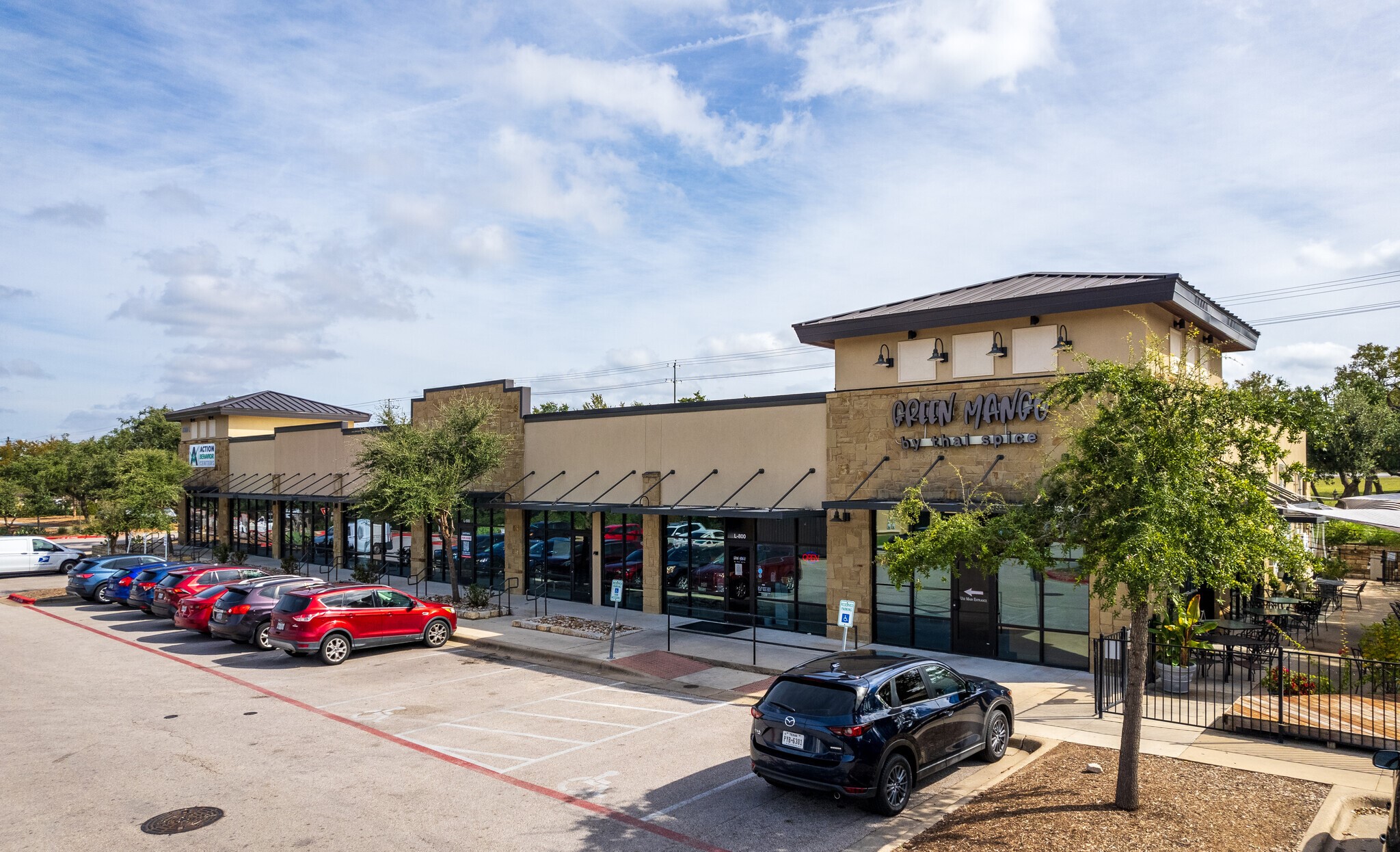 Partners Real Estate arranges lease with frozen yogurt shop, 16 Handles, at Trails at 620 in Austin